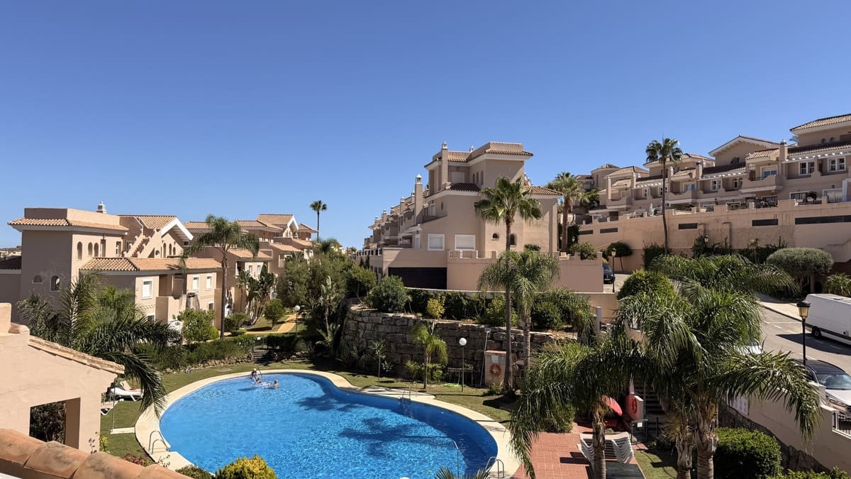 3 chambre Maison de Ville à vendre à La Duquesa / Puerto de la Duquesa avec piscine garage - 450 000 € (Ref: 10042275)