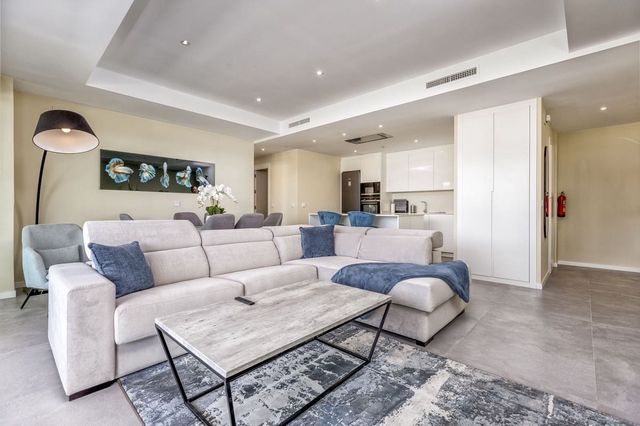 2 slaapkamer Appartement te koop in Castillo Sohail, Fuengirola met zwembad garage - € 575.000 (Ref: 10044283)