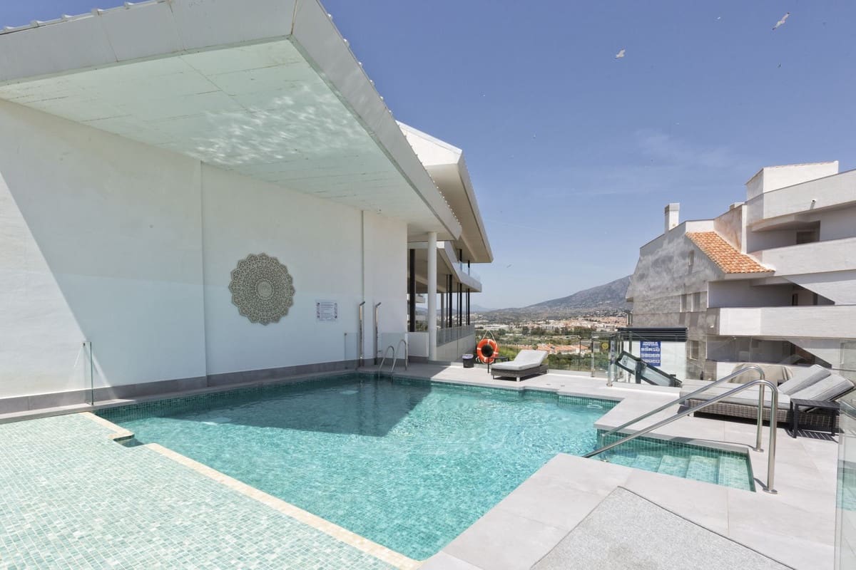 2 slaapkamer Appartement te koop in Fuengirola met zwembad garage - € 575.000 (Ref: 10044283)