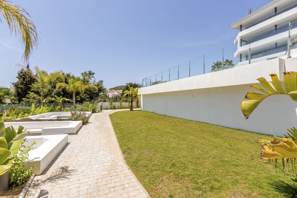 2 slaapkamer Appartement te koop in Fuengirola met zwembad garage - € 575.000 (Ref: 10044283)