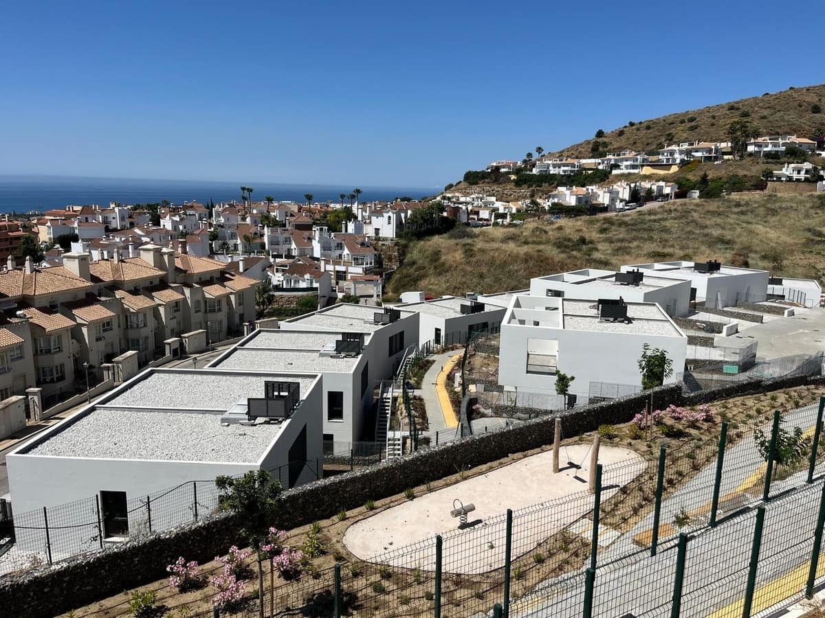 3 soveværelse Finca/Landehus til salg i Riviera del Sol med swimmingpool garage - € 659.000 (Ref: 10044284)