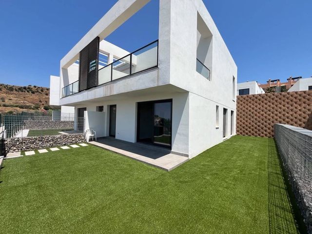 3 soveværelse Finca/Landehus til salg i Riviera del Sol, Mijas med swimmingpool garage - € 659.000 (Ref: 10044284)