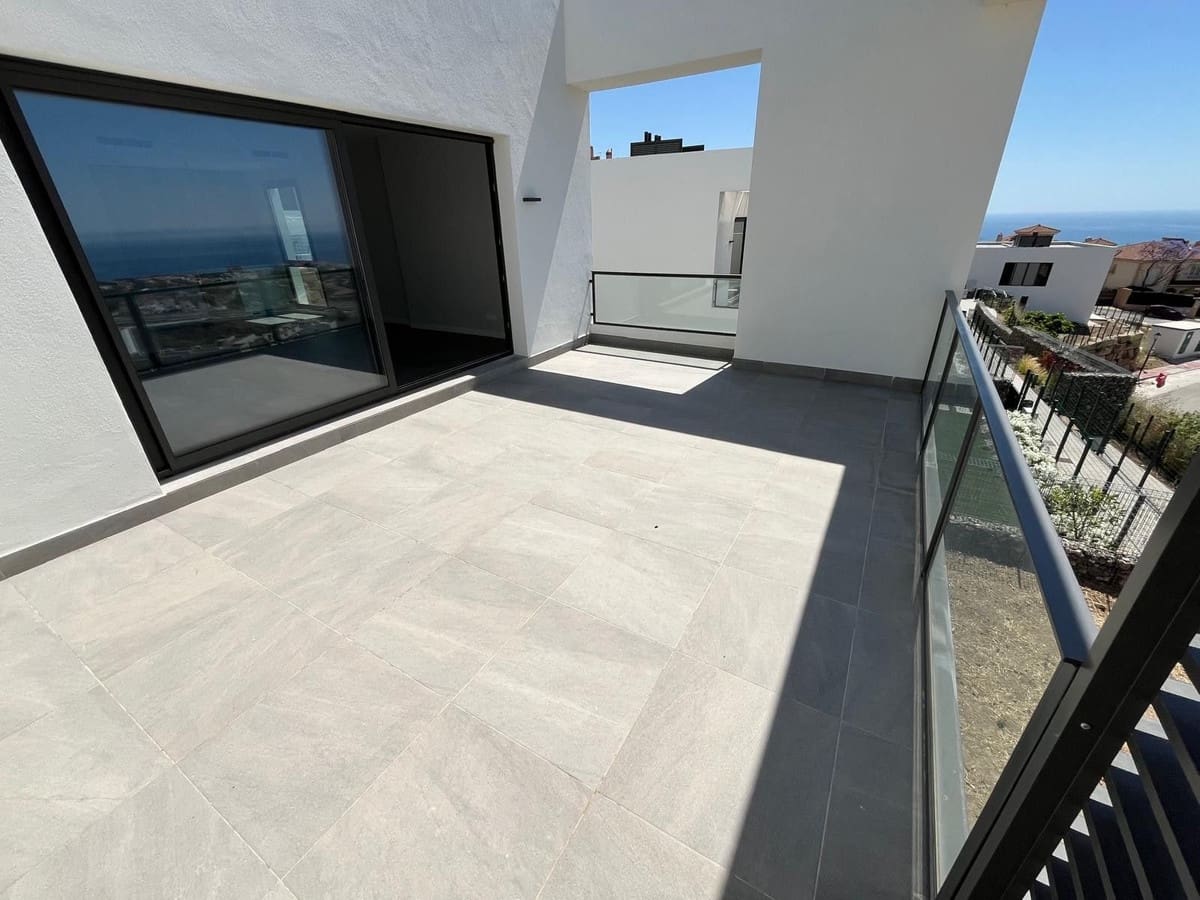 3 soveværelse Finca/Landehus til salg i Riviera del Sol med swimmingpool garage - € 659.000 (Ref: 10044284)