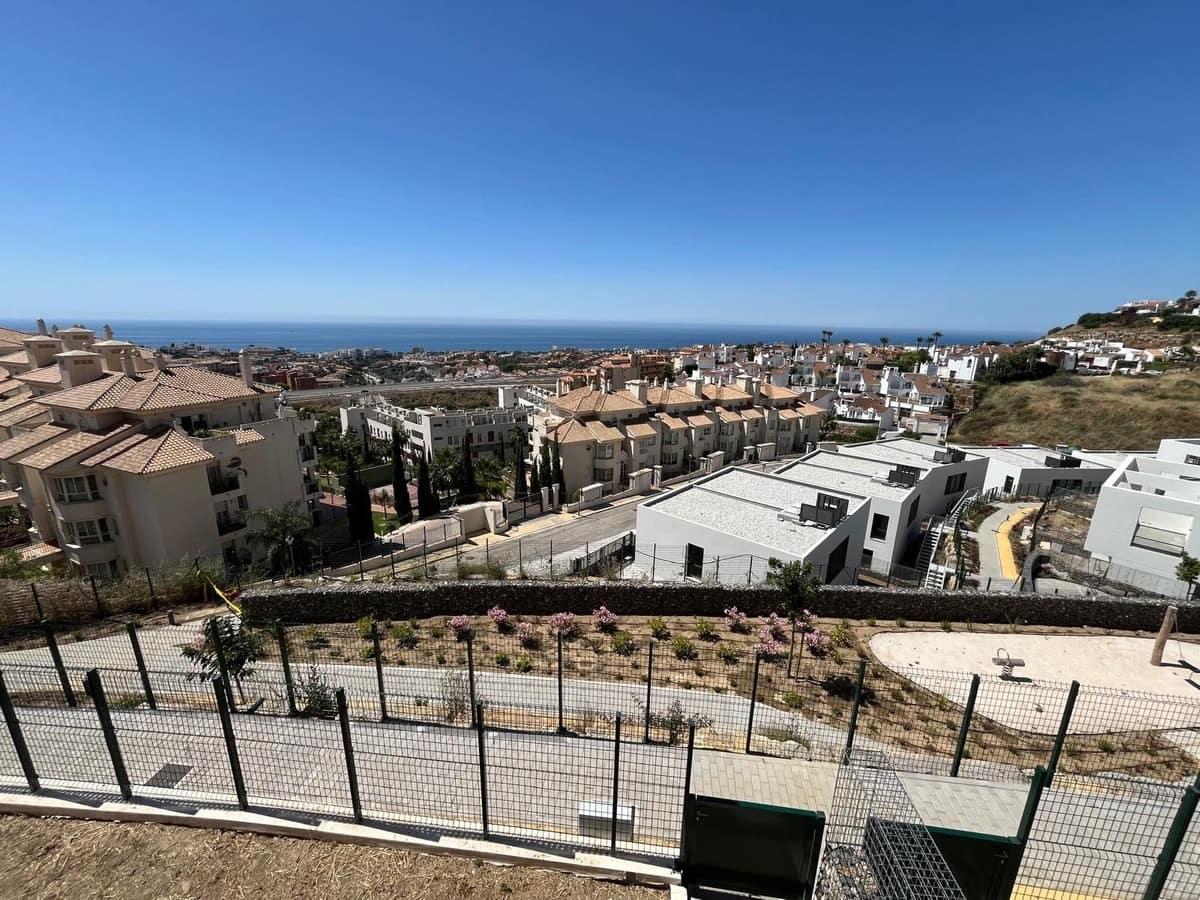 3 soveværelse Finca/Landehus til salg i Riviera del Sol med swimmingpool garage - € 659.000 (Ref: 10044284)