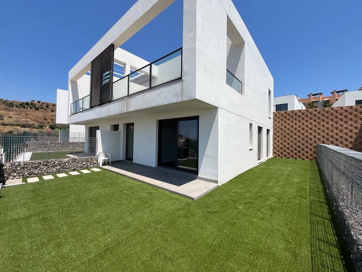 3 soveværelse Finca/Landehus til salg i Riviera del Sol med swimmingpool garage - € 659.000 (Ref: 10044284)