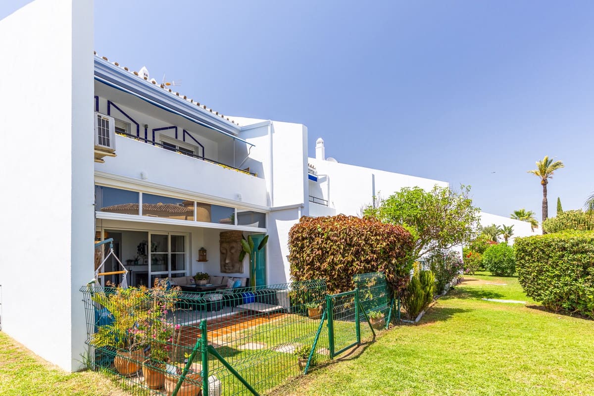 4 slaapkamer Huis te koop in Calahonda met zwembad garage - € 585.000 (Ref: 10066936)