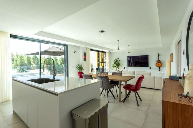 3 soverom Hus til salgs i El Chaparral, Mijas med garasje - € 889 500 (Ref: 10066941)