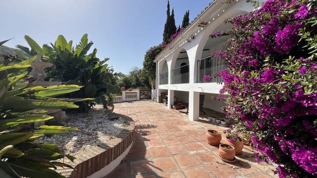 3 soveværelse Finca/Landehus til salg i La Duquesa / Puerto de la Duquesa, Manilva - € 675.000 (Ref: 8724597)