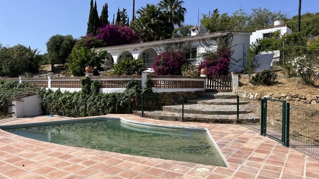 3 soveværelse Finca/Landehus til salg i La Duquesa / Puerto de la Duquesa, Manilva - € 675.000 (Ref: 8724597)