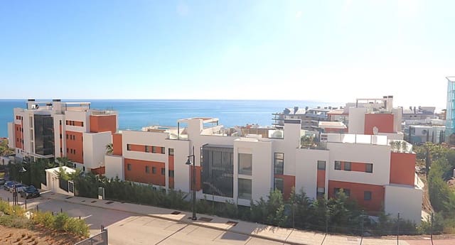 2 soverom Penthouse til salgs i Carvajal, Fuengirola - € 895 000 (Ref: 8778821)
