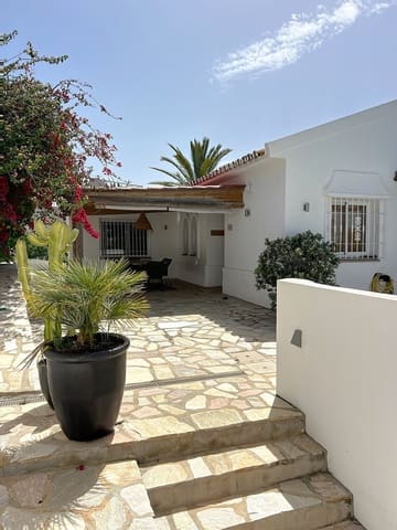 3 soveværelse Villa til salg i El Faro, Mijas med swimmingpool - € 679.000 (Ref: 9122601)