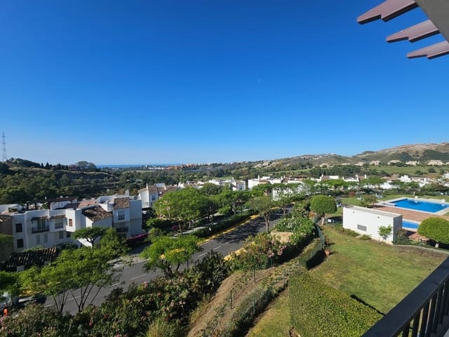 2 soveværelse Penthouse til salg i Los Arqueros, Benahavís - € 385.000 (Ref: 9122835)
