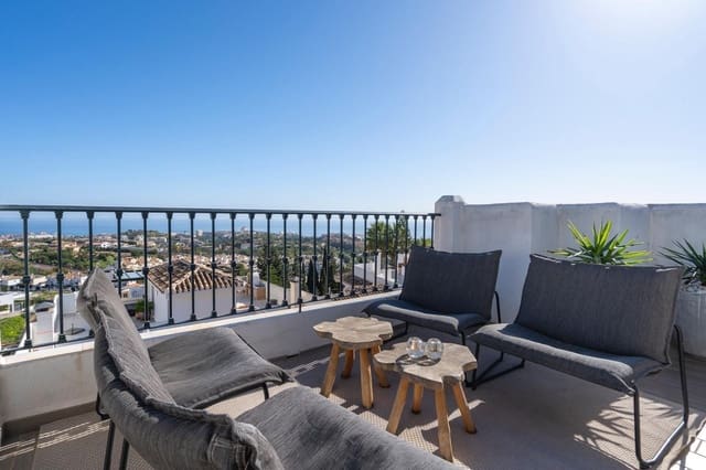 3 soveværelse Semi-Rækkehus til salg i Benalmádena pueblo, Benalmádena med garage - € 690.000 (Ref: 9122869)