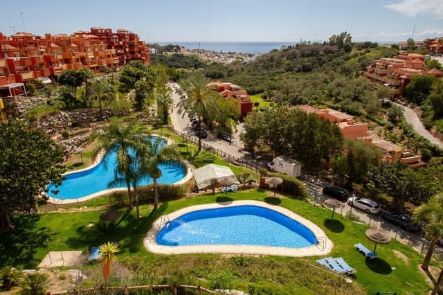 2 soveværelse Penthouse til salg i La Reserva, Marbella med swimmingpool garage - € 379.000 (Ref: 9122881)