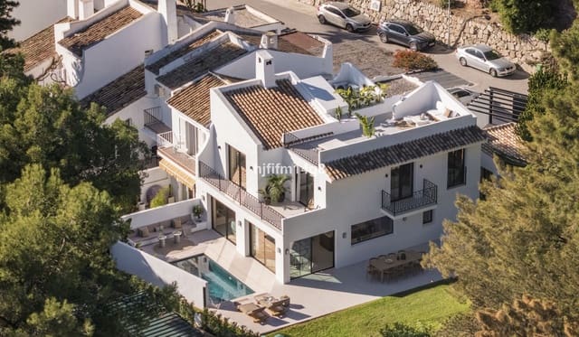 5 soveværelse Byhus til salg i Nueva Andalucia, Marbella med swimmingpool - € 2.795.000 (Ref: 9123205)
