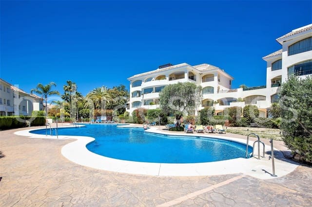 3 soveværelse Penthouse til salg i Bahía de Marbella, Marbella med swimmingpool garage - € 3.200.000 (Ref: 9127023)