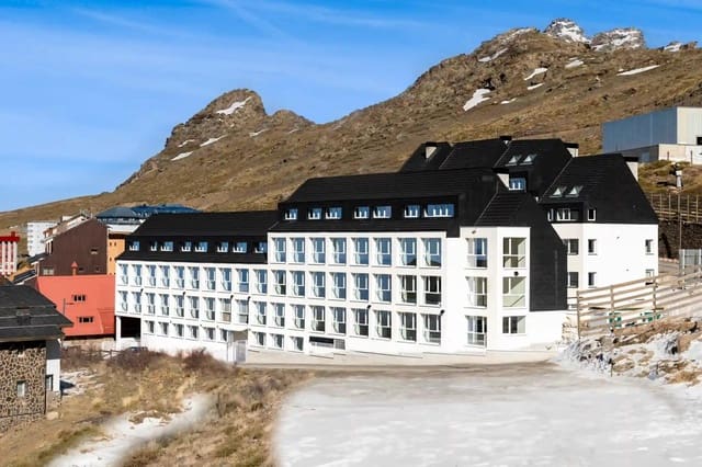 Studio na sprzedaż w Sierra Nevada, Monachil z garażem - 182 000 € (Ref: 9178911)