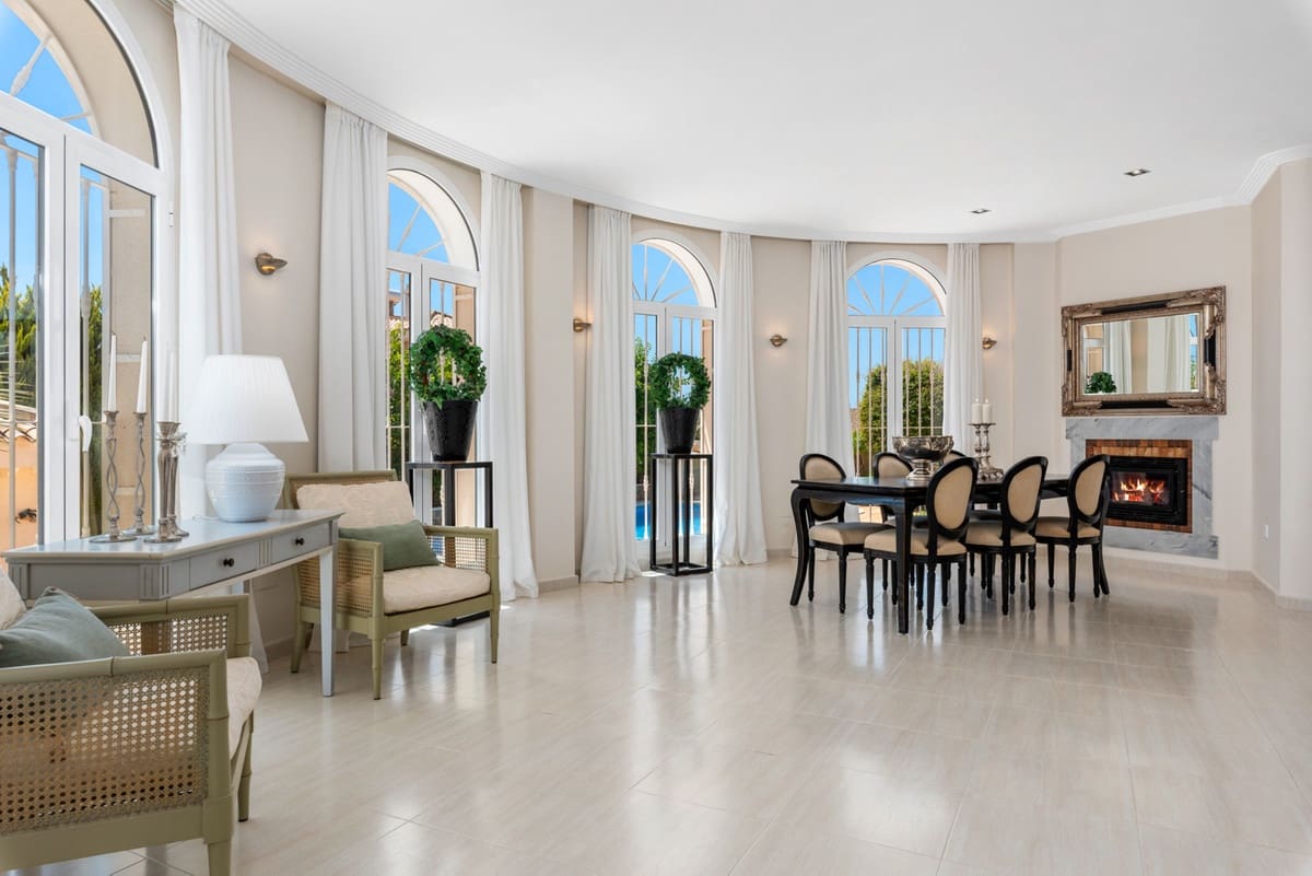 Chalet de 4 habitaciones en Ciudad Quesada en venta - 890.000 € (Ref: 9363553)