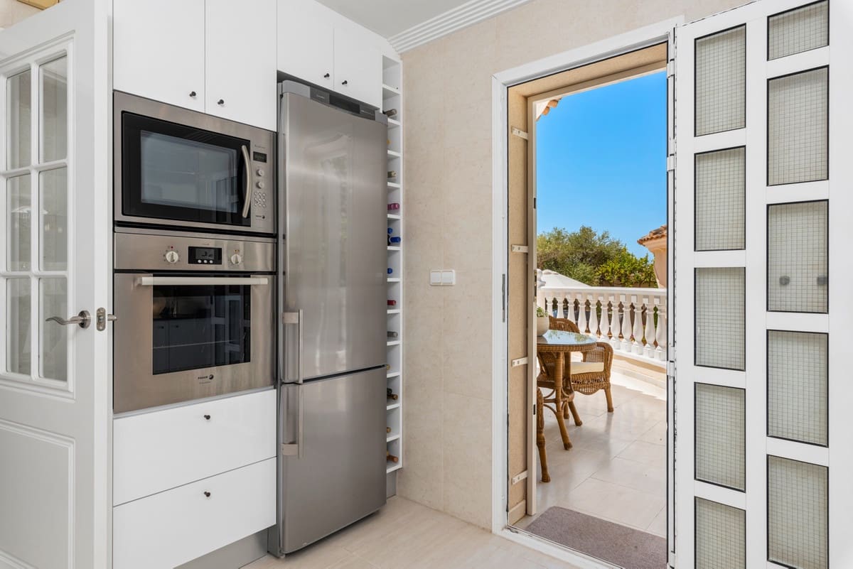 Chalet de 4 habitaciones en Ciudad Quesada en venta - 890.000 € (Ref: 9363553)