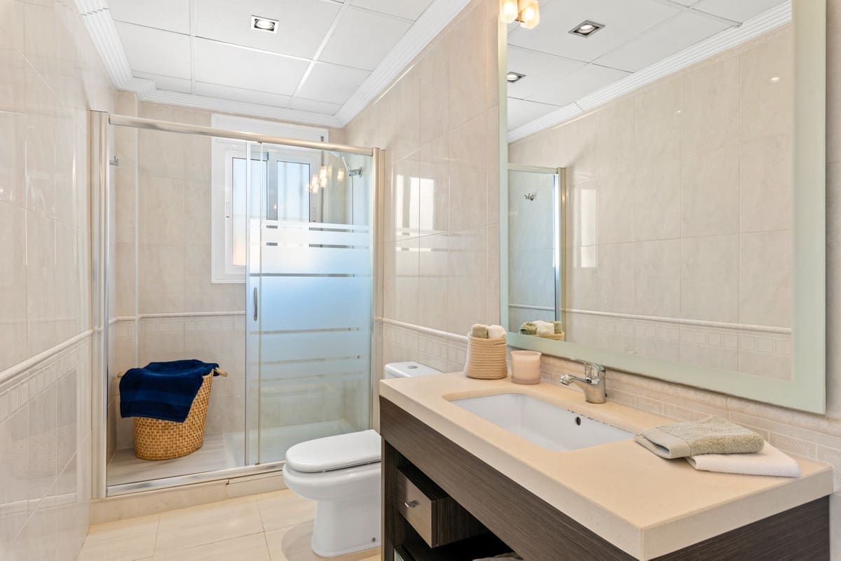 Chalet de 4 habitaciones en Ciudad Quesada en venta - 890.000 € (Ref: 9363553)