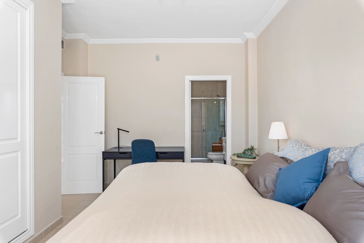 Chalet de 4 habitaciones en Ciudad Quesada en venta - 890.000 € (Ref: 9363553)