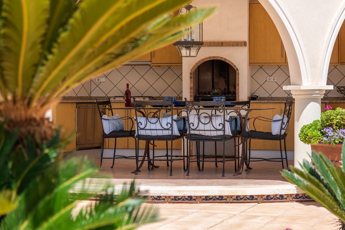 Chalet de 4 habitaciones en Ciudad Quesada en venta - 890.000 € (Ref: 9363553)