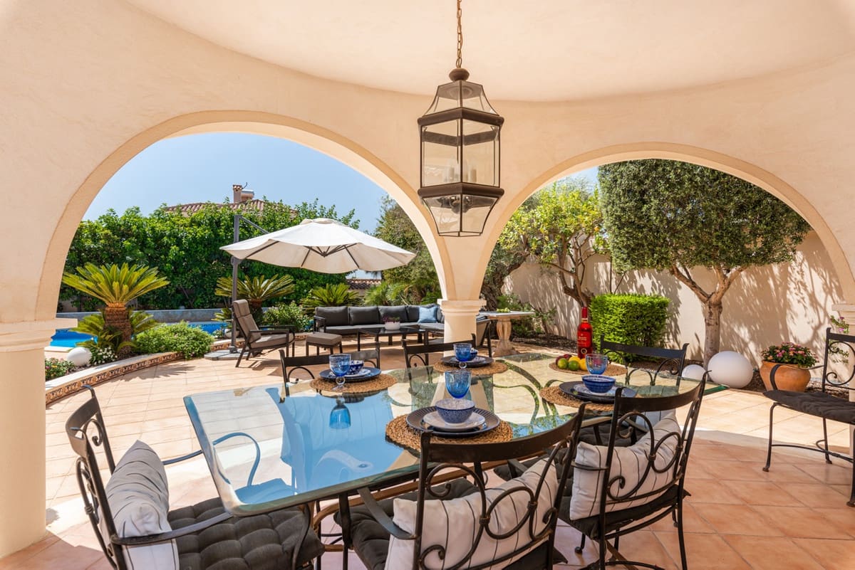 Chalet de 4 habitaciones en Ciudad Quesada en venta - 890.000 € (Ref: 9363553)