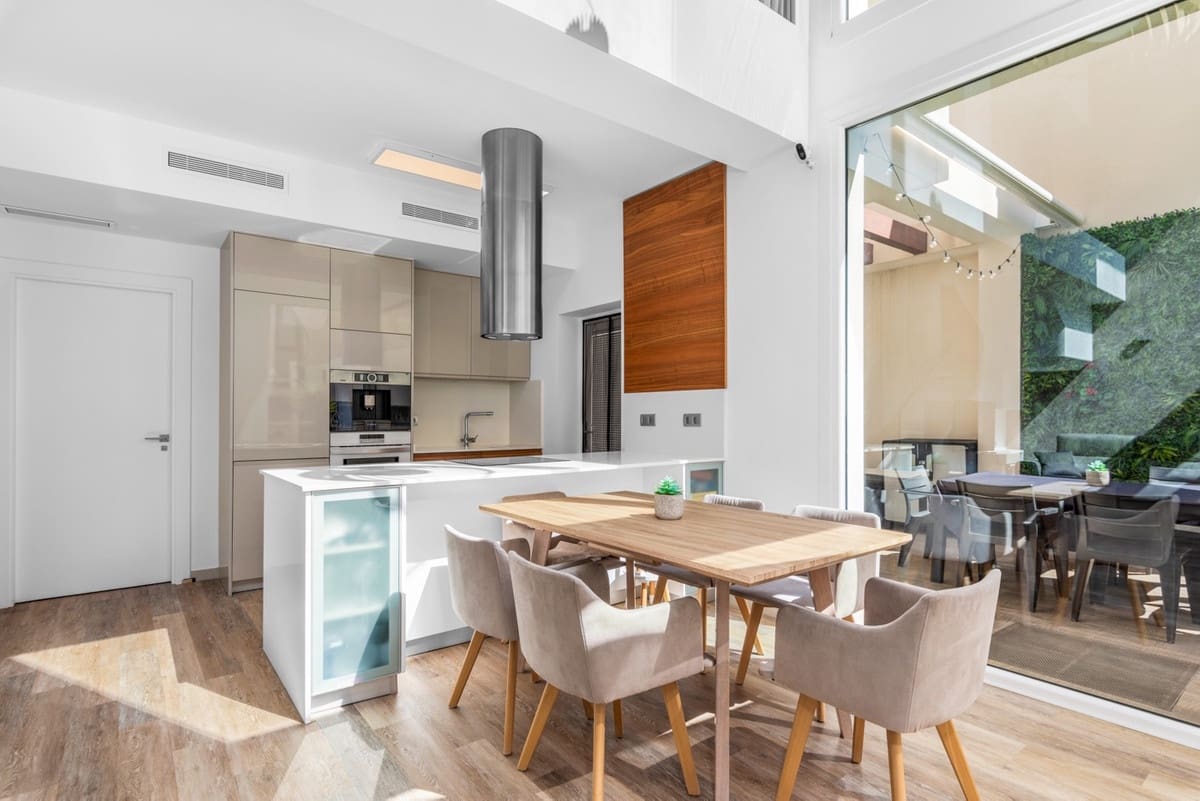 Casa de 3 habitaciones en Ciudad Quesada en venta - 499.000 € (Ref: 9363556)