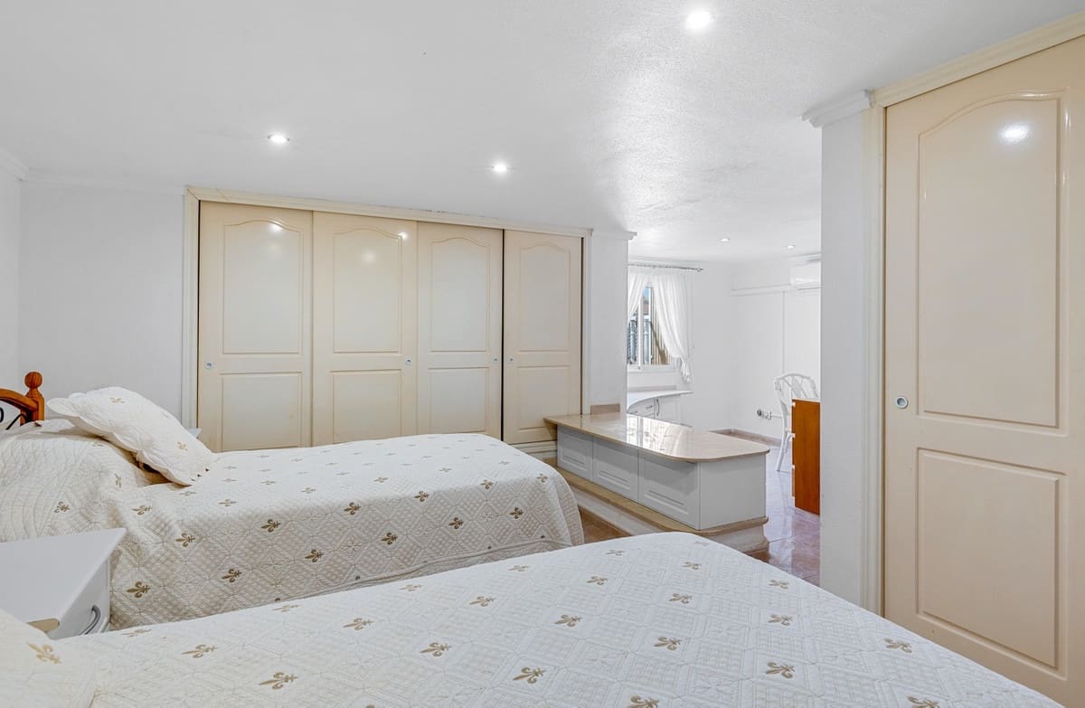 7 camera da letto Villa in vendita in Ciudad Quesada - 750.000 € (Rif: 9363564)