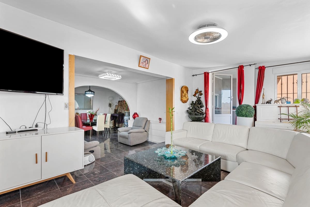 4 bedroom Villa for sale in Ciudad Quesada - € 419,000 (Ref: 9363567)