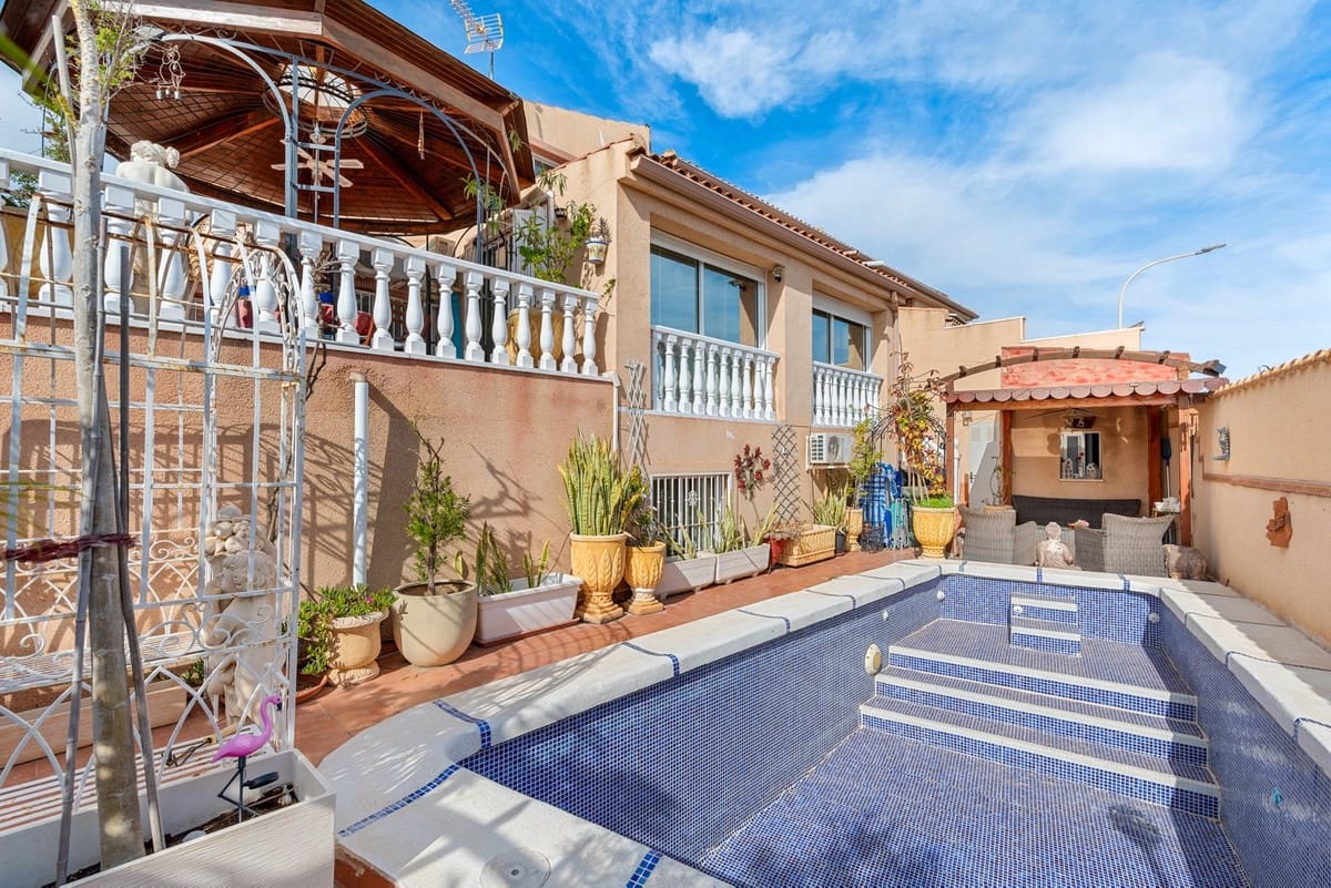 4 bedroom Villa for sale in Ciudad Quesada - € 419,000 (Ref: 9363567)