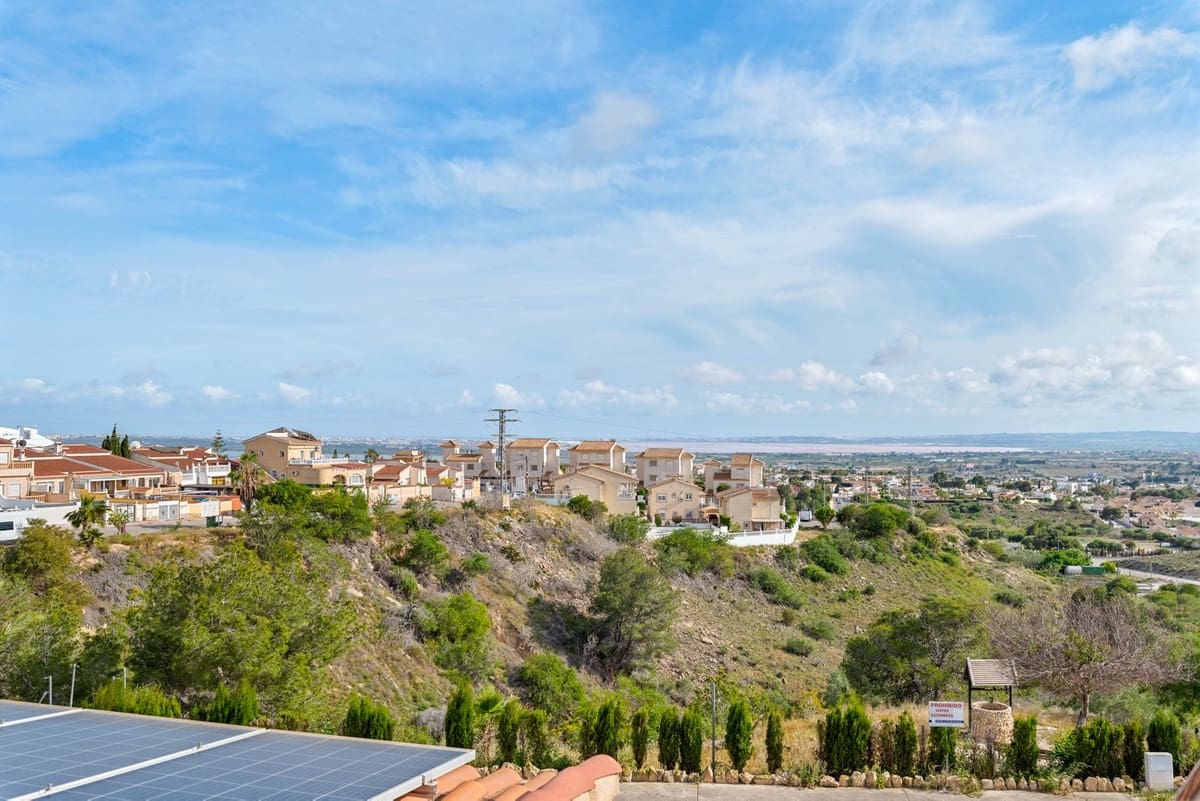 4 bedroom Villa for sale in Ciudad Quesada - € 419,000 (Ref: 9363567)