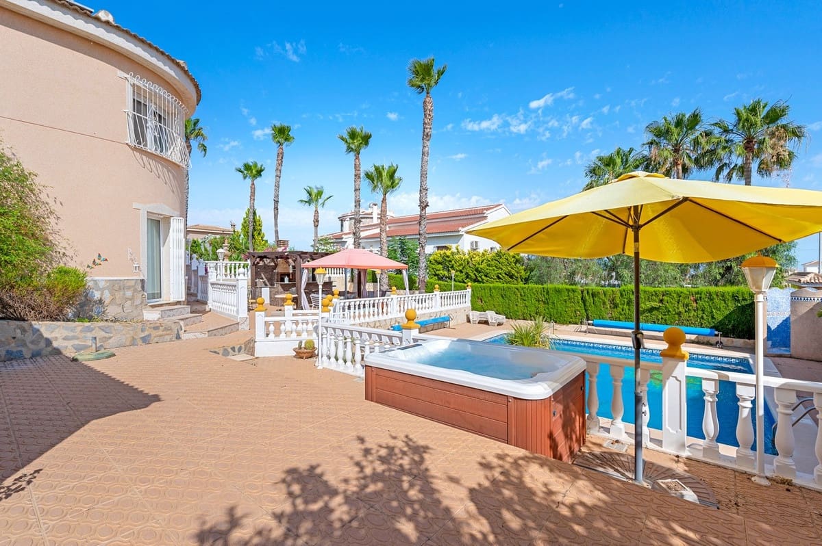 5 camera da letto Villa in vendita in Ciudad Quesada - 630.000 € (Rif: 9363576)