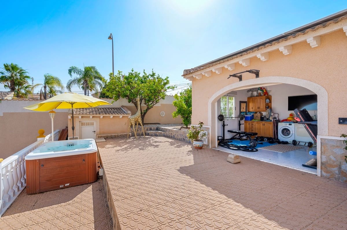 5 camera da letto Villa in vendita in Ciudad Quesada - 630.000 € (Rif: 9363576)