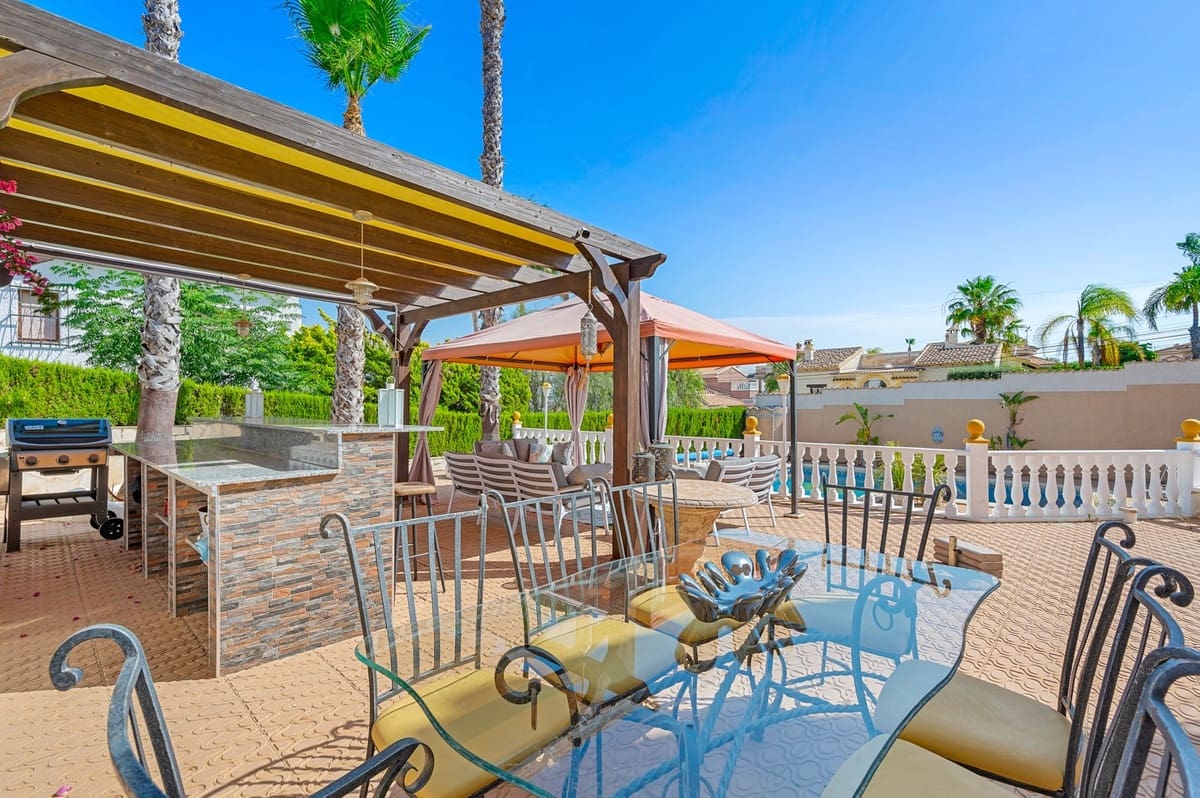 5 camera da letto Villa in vendita in Ciudad Quesada - 630.000 € (Rif: 9363576)