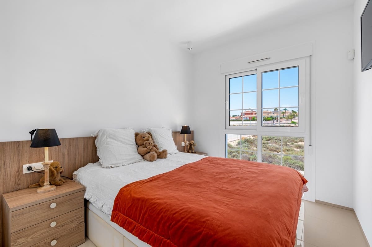 Ático de 2 habitaciones en Ciudad Quesada en venta - 299.000 € (Ref: 9363585)