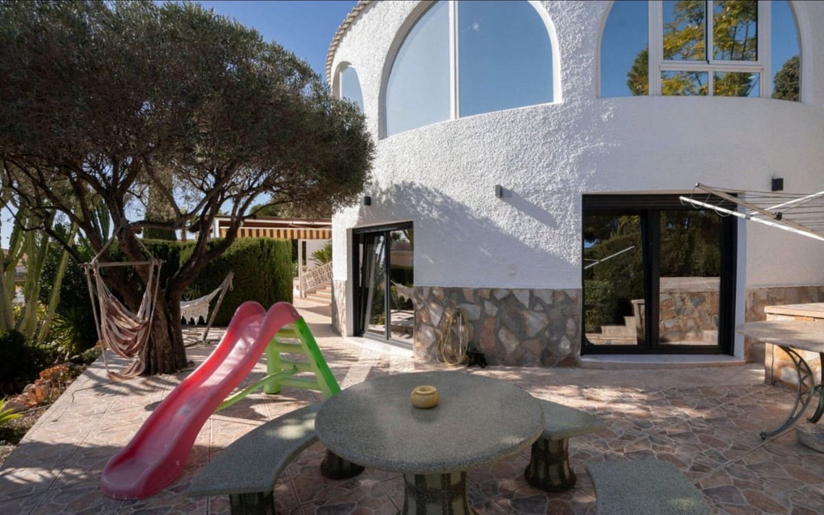 Chalet de 5 habitaciones en Ciudad Quesada en venta - 695.000 € (Ref: 9363586)