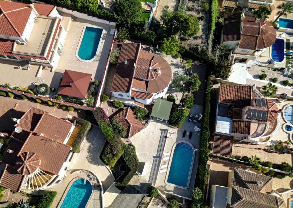 Chalet de 5 habitaciones en Ciudad Quesada en venta - 695.000 € (Ref: 9363586)