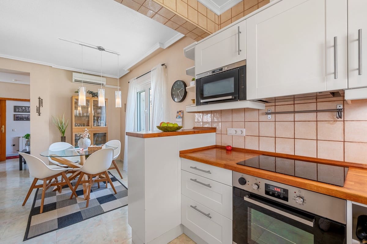 3 sypialnia Willa na sprzedaż w Ciudad Quesada - 460 000 € (Ref: 9363596)