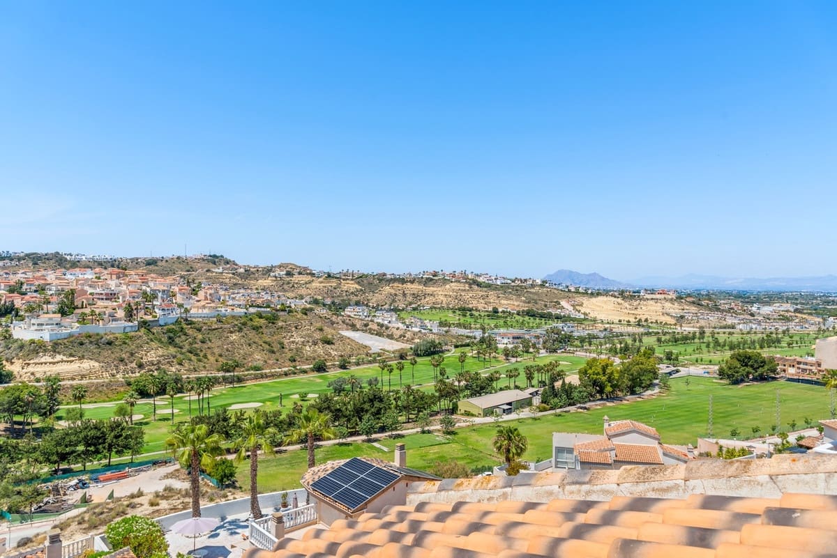 Casa de 3 habitaciones en Ciudad Quesada en venta - 259.000 € (Ref: 9363597)