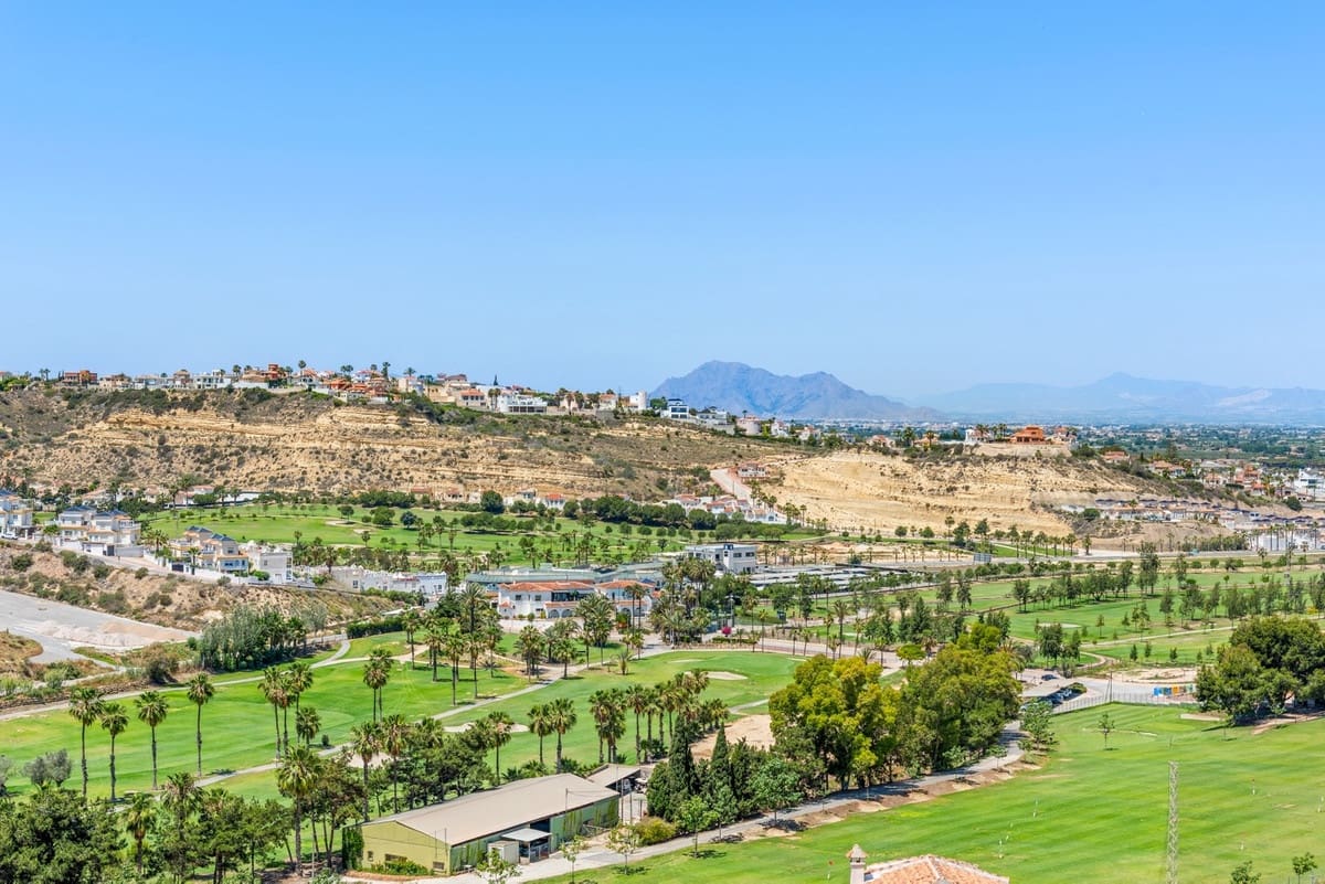 Casa de 3 habitaciones en Ciudad Quesada en venta - 259.000 € (Ref: 9363597)