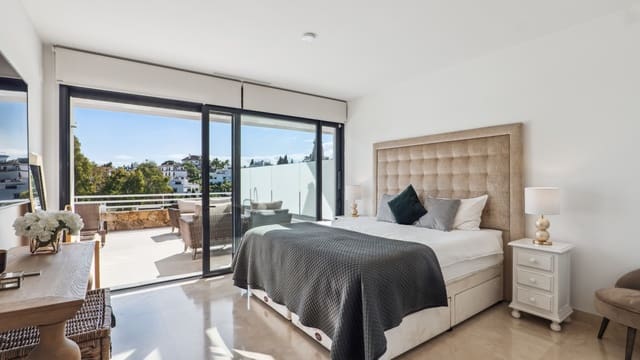 3 makuuhuone Omakotitalo myytävänä paikassa Golden Mile, Marbella - 2 050 000 € (Ref: 9363598)