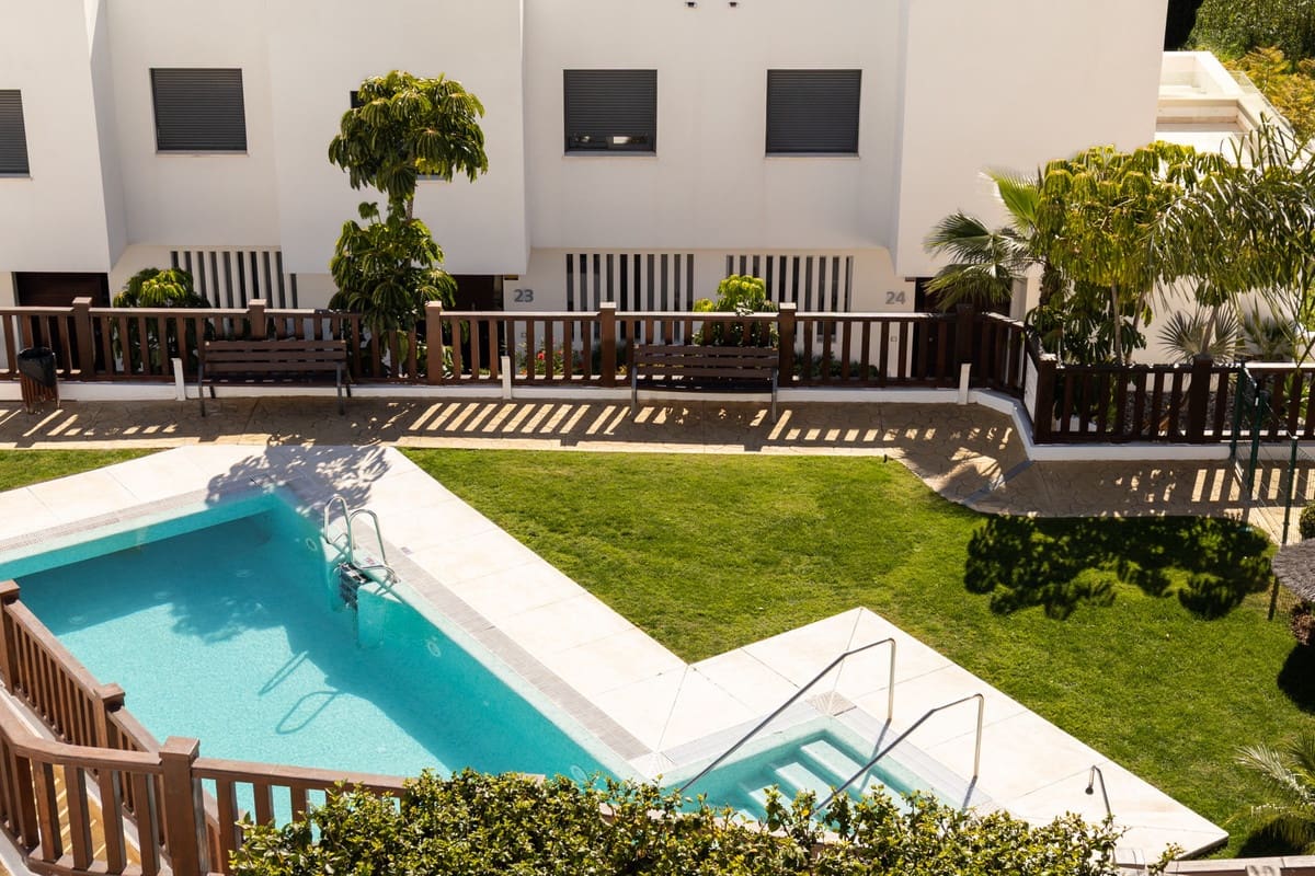 3 bedroom Townhouse for sale in Golden Mile - € 2,100,000 (Ref: 9363598)