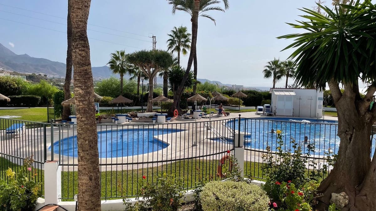 3 quarto Casa em Banda para venda em Nerja - 340 000 € (Ref: 9363605)