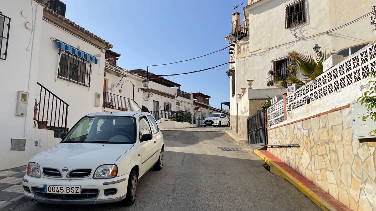 3 quarto Casa em Banda para venda em Nerja - 340 000 € (Ref: 9363605)