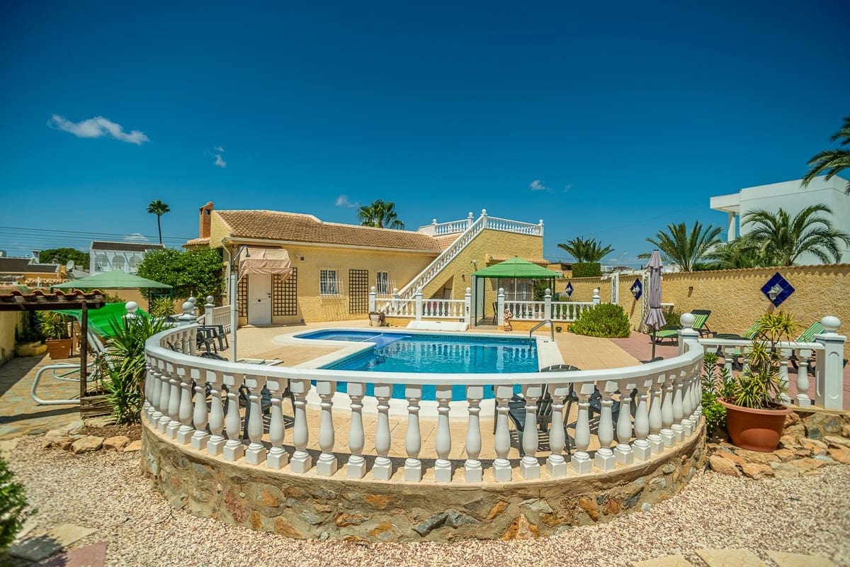 3 bedroom Villa for sale in La Siesta - € 499,000 (Ref: 9363614)