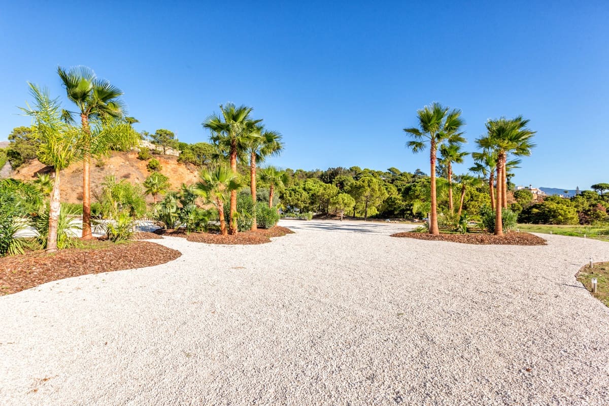 7 bedroom Villa for sale in Estepona - € 3,990,000 (Ref: 9363615)