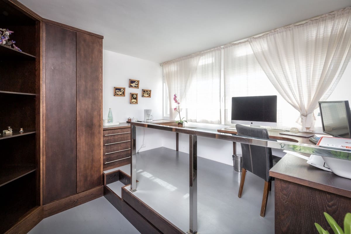 7 bedroom Villa for sale in Estepona - € 3,990,000 (Ref: 9363615)