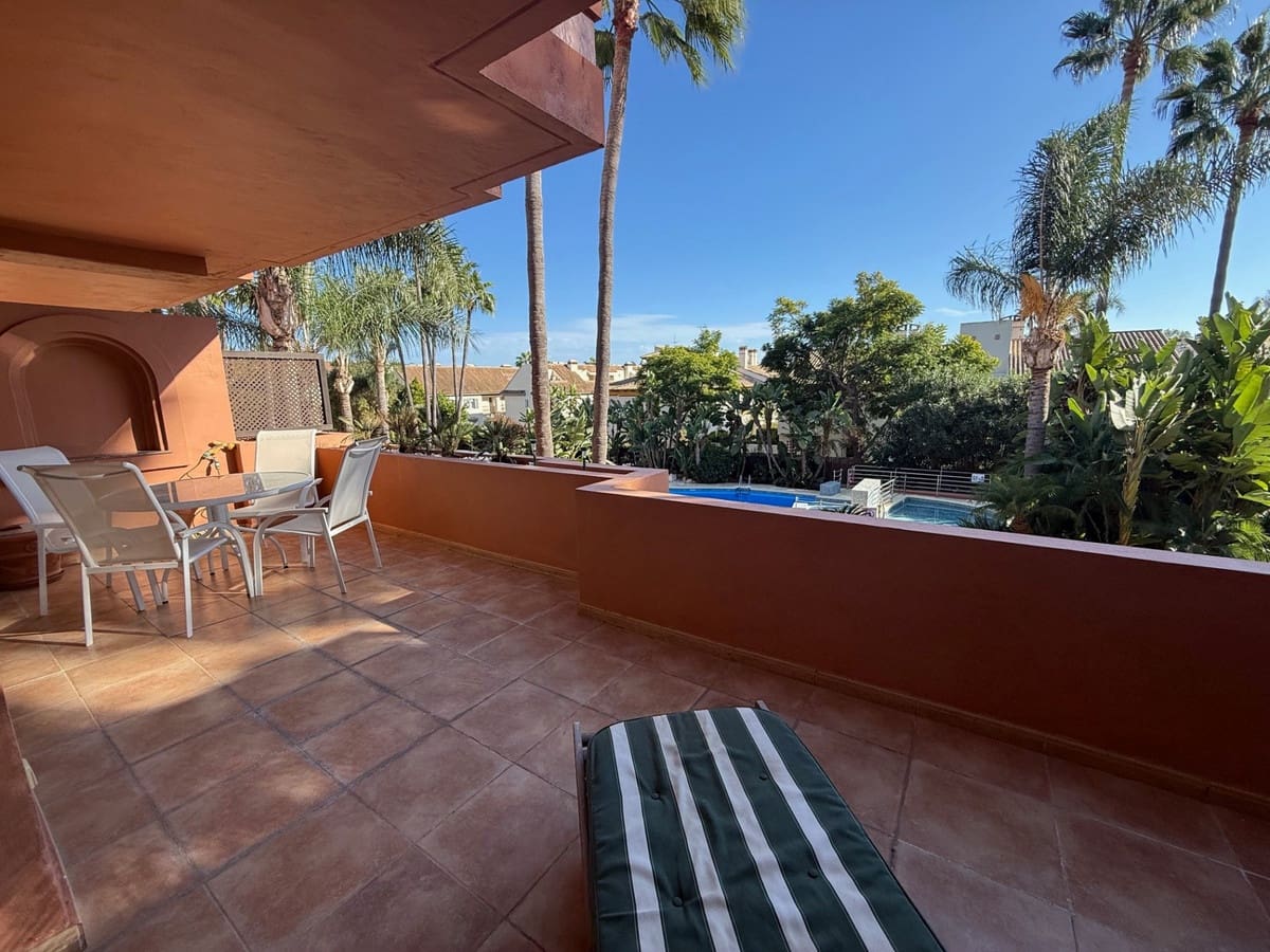 2 bedroom Apartment for sale in Puerto Banus - € 790,000 (Ref: 9363616)