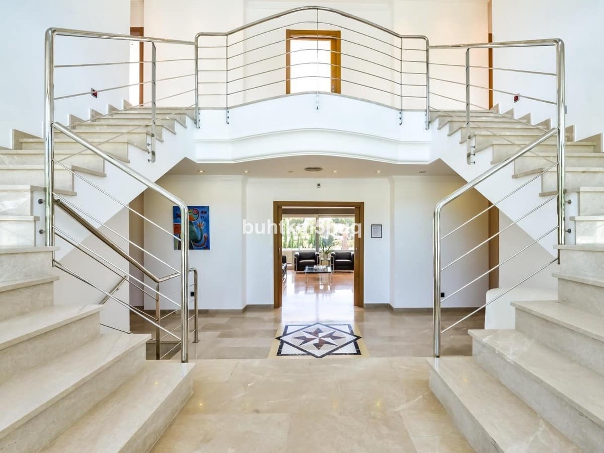 5 bedroom Villa for sale in Benissa - € 1,999,999 (Ref: 9363620)